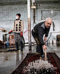 شستشوی سنتی قالی در قالیشویی شهرکرد